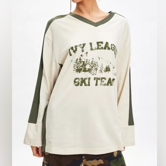 Urban Outfitters Ski Graphic Tee - Picture 1 of 5